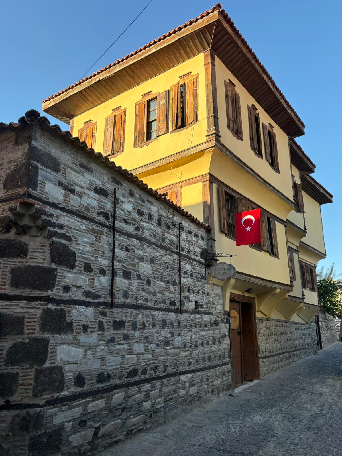 Anemon Kula açıldı.