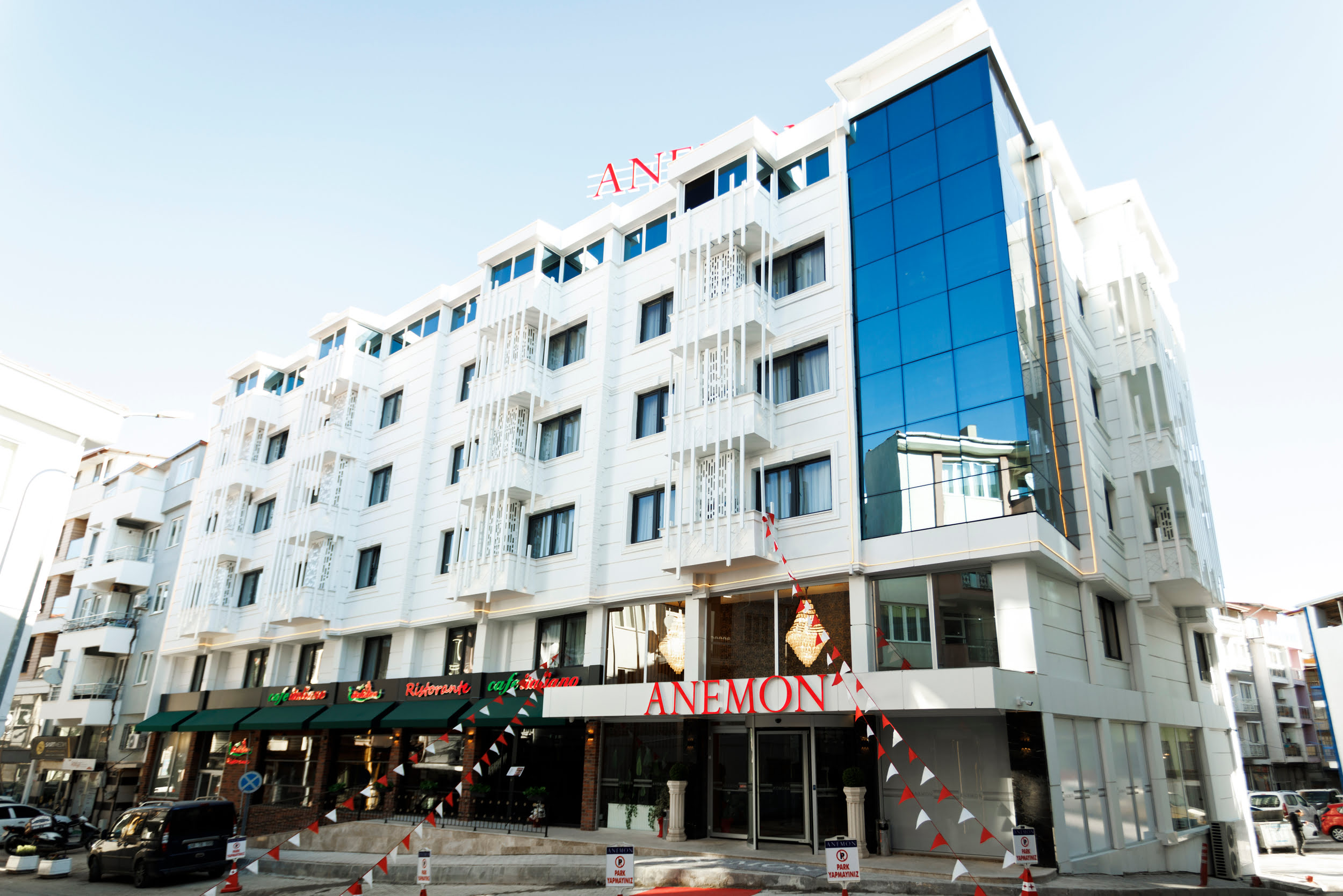 Anemon Uşak açıldı.