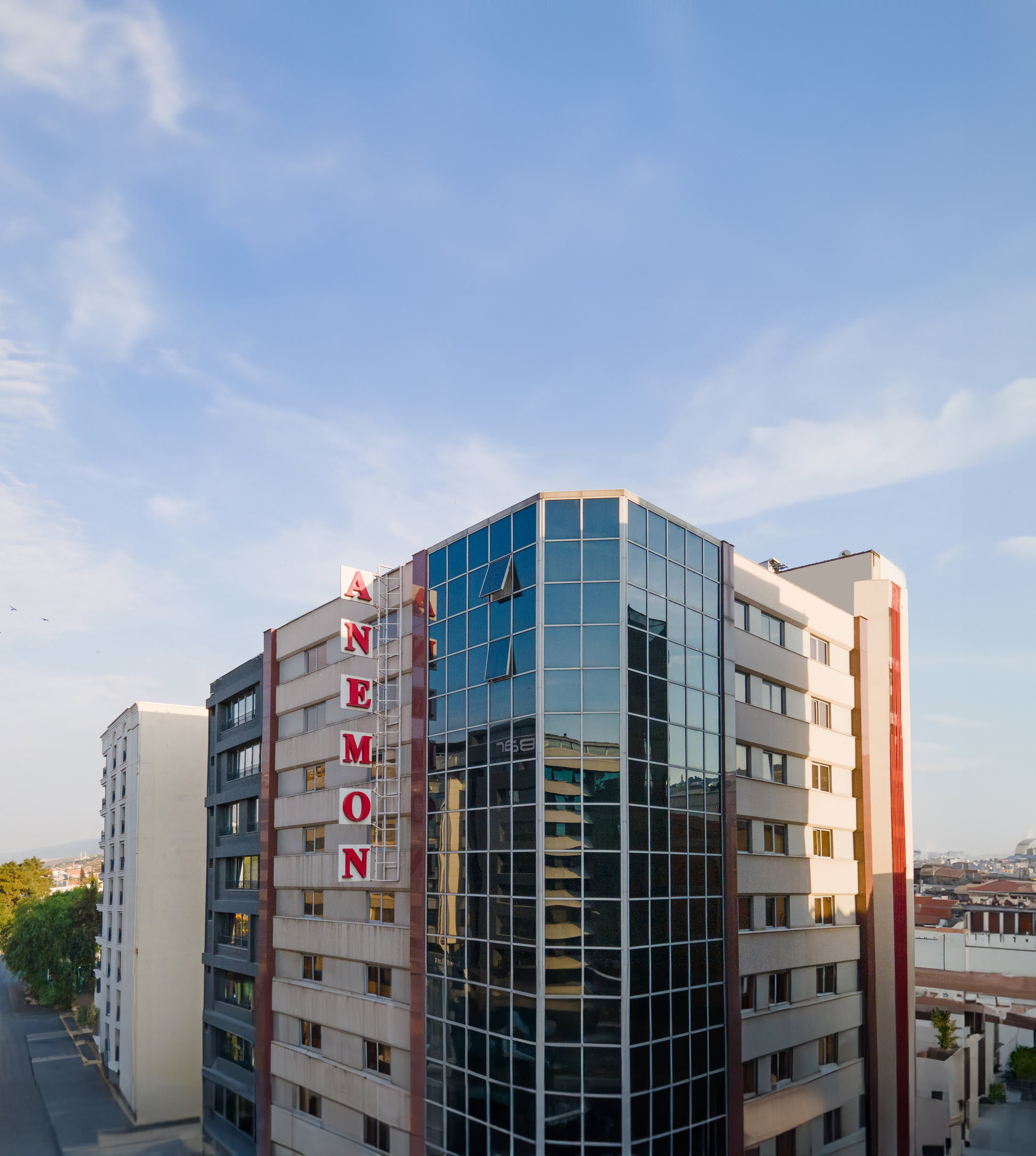 Anemon İzmir açıldı.