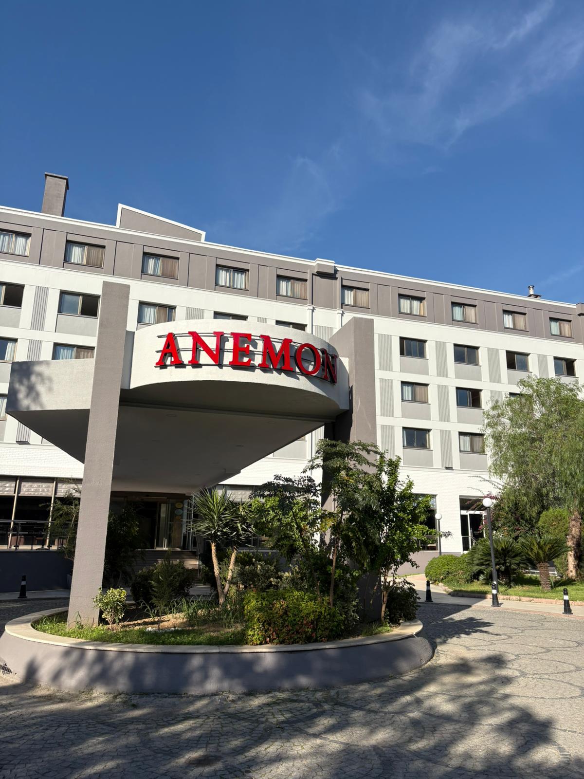 Anemon Ege açıldı.